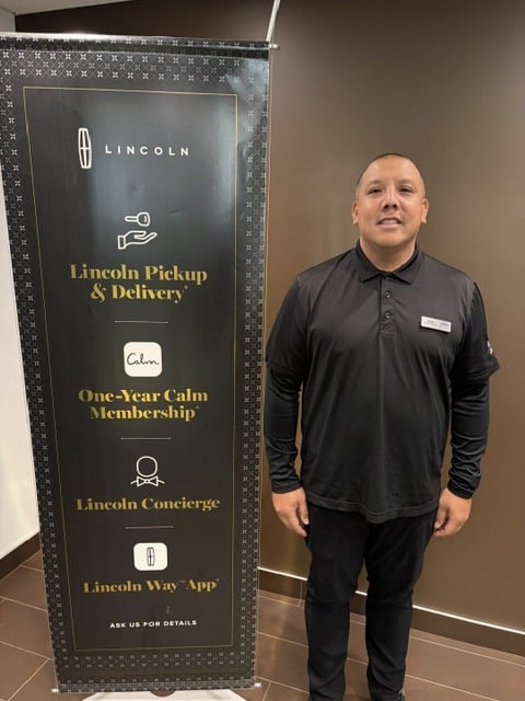Calvin Damian Lincoln Dedicated Service Advisor